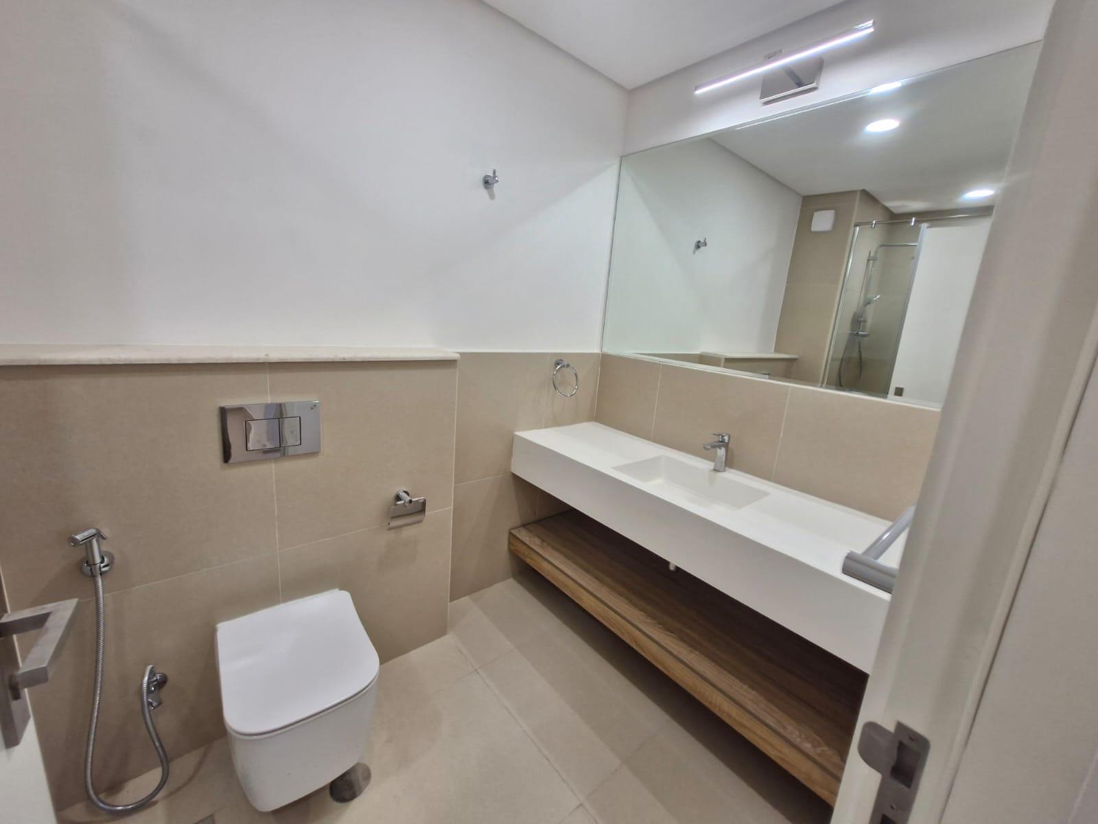 🏡 *Luxury Villa in Sedra – Roshn*    300 m² Modern Villa | Elegance Meets Functionality  